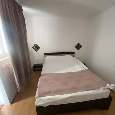Casa N&n Pensionat *